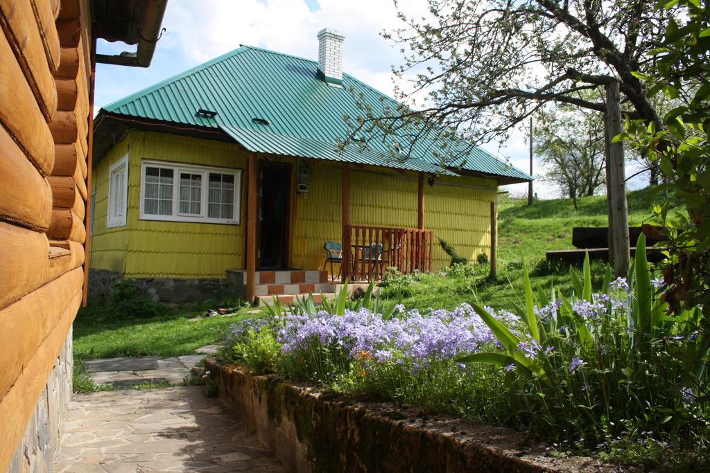 Садиба Під Гострою Zhdeniievo Bilik gambar